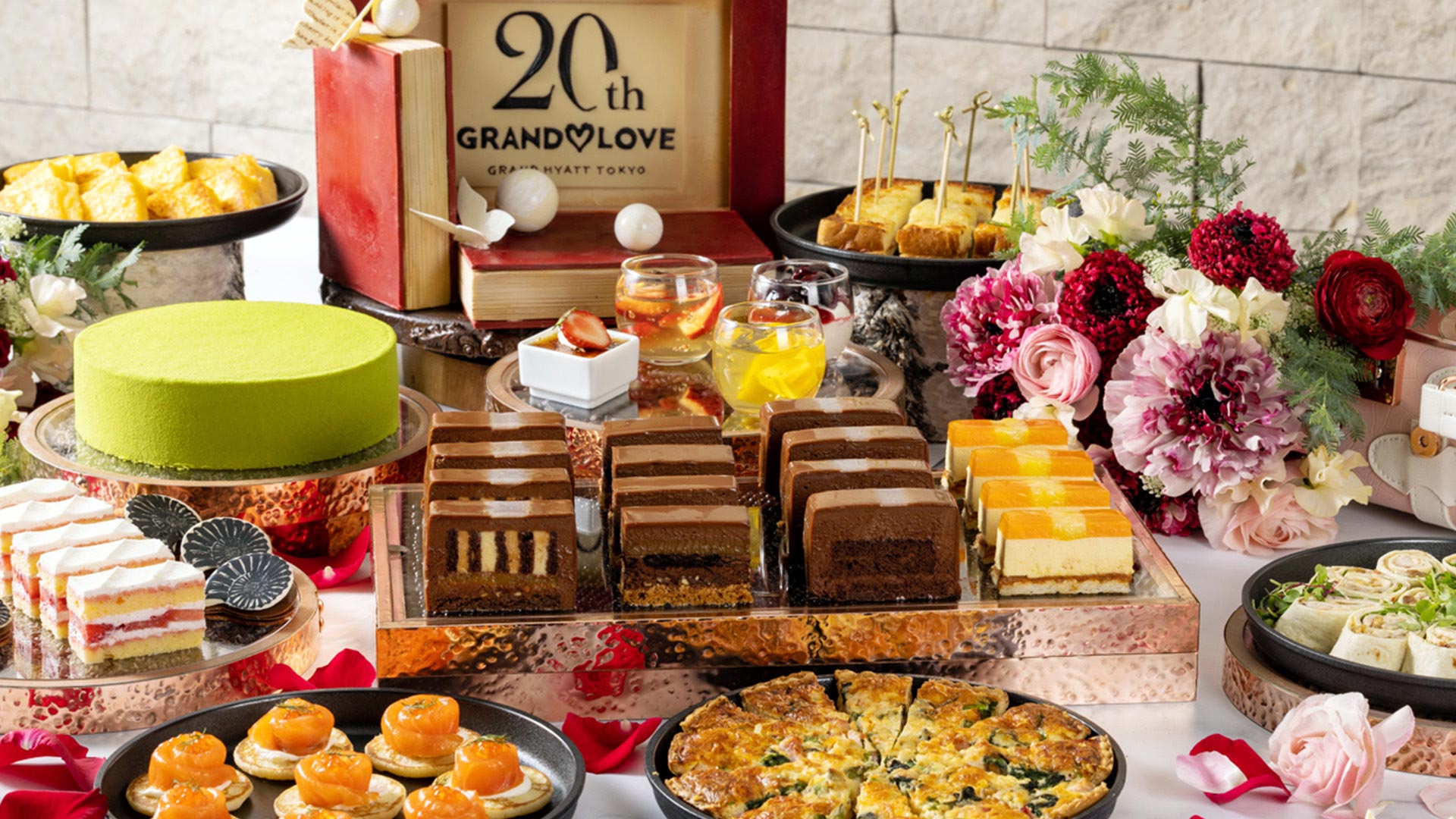 歴代の受賞ケーキもお好きなだけ！20周年記念 アフタヌーンティー「Love on Voyage」
