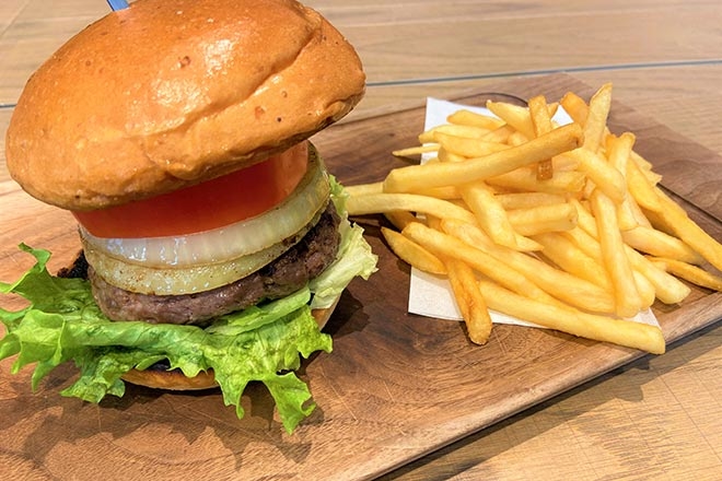 ハンバーガーフライドポテト・ドリンク付き)