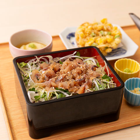 ［夏の季節御膳］鯵のたたきひつまぶし重～とうもろこし かき揚げ付き～ ￥1,980（税込）