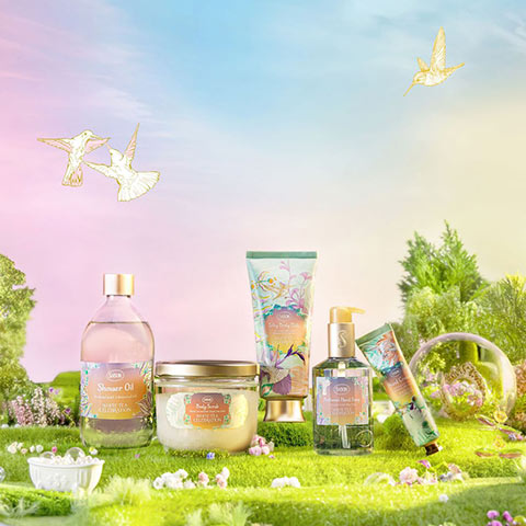 ホワイトティー・セレブレーション 光と香りに満ちる 春色の世界へ