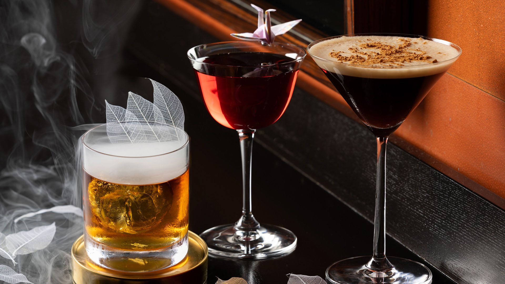 紅葉や焚火をテーマに仕上げる秋のカクテル