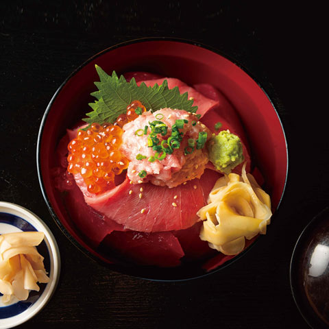 ［ランチのおすすめ］まぐろ丼 ￥2,800（税込）～